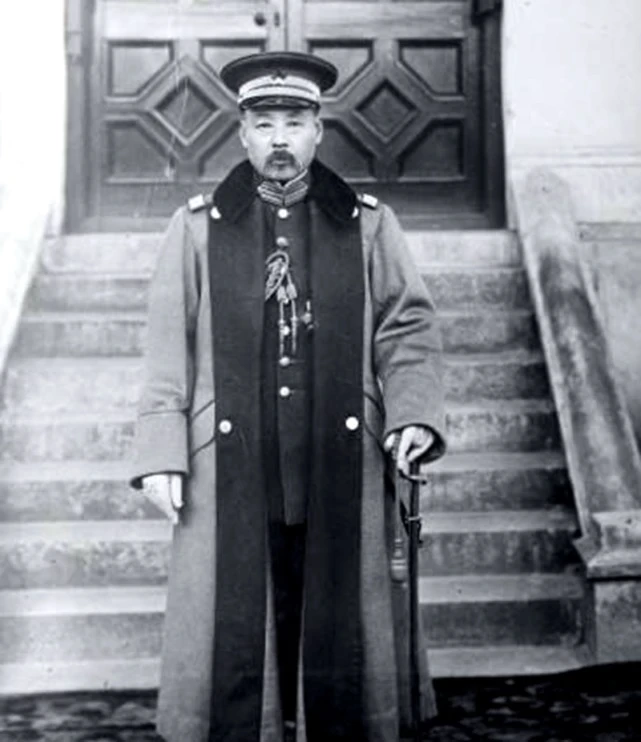 “北洋之犬”冯国璋简介（仅当了一年大总统就下台，最终结局如何？）