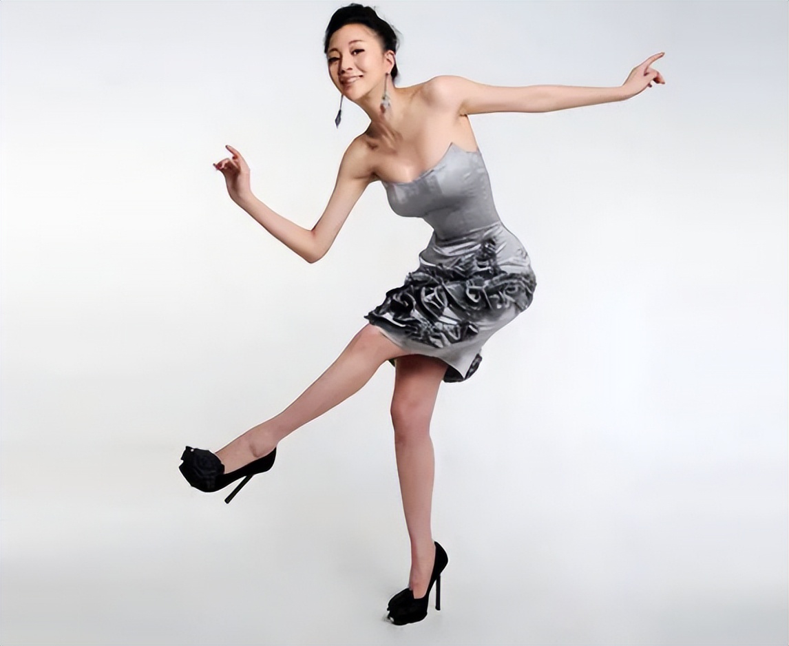 冻龄美女殷桃简介（她的意中人是谁？本可以靠颜值吃饭，却靠演技）