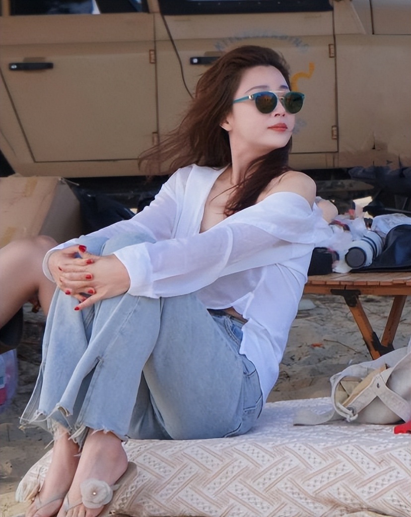 冻龄美女殷桃简介（她的意中人是谁？本可以靠颜值吃饭，却靠演技）