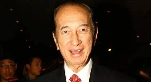 赌王四太梁安琪简介（打工妹逆袭赌王四太，怒砸5亿购豪宅，却没有奚梦瑶的名）