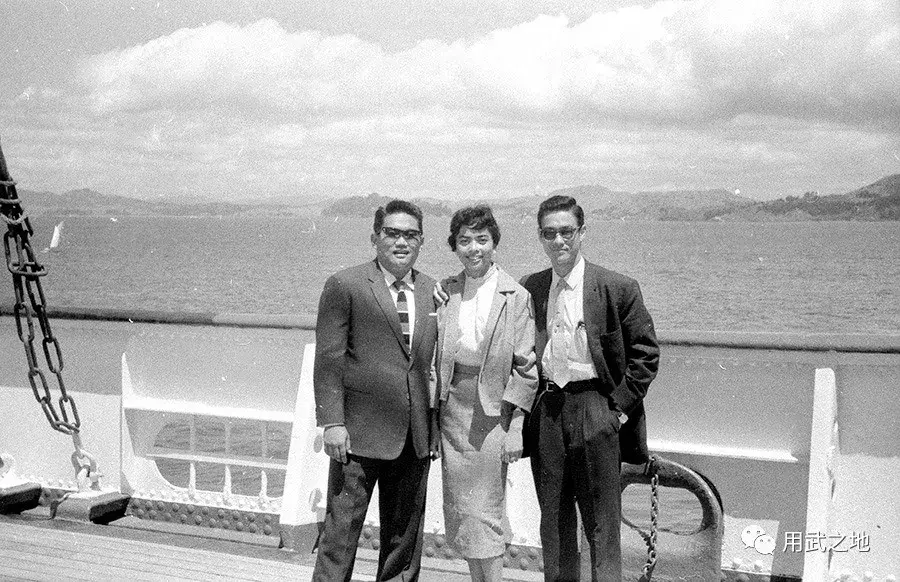 一代功夫巨星李小龙简介（你所不知道的李小龙！）