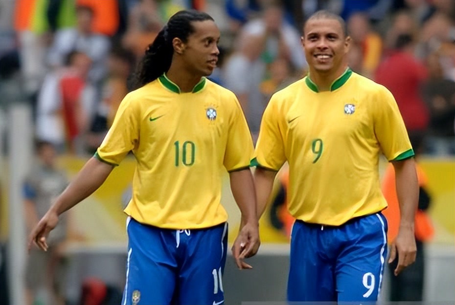 球员罗纳尔多简介（ 但罗纳尔多江湖地位比罗纳尔迪尼奥更加高）