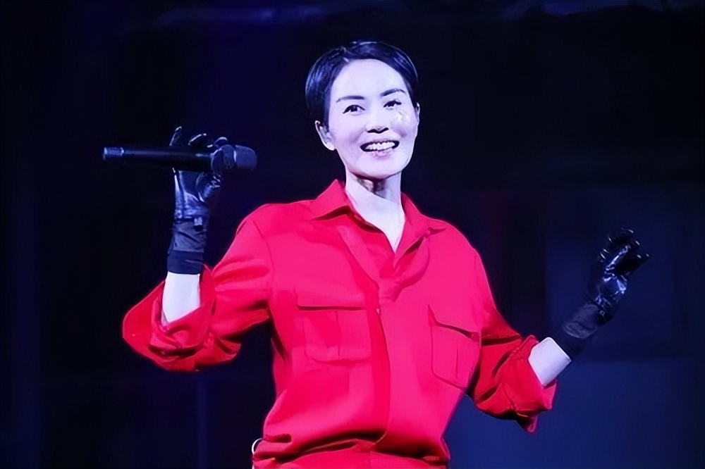 “天后”王菲简介（红了三十年的歌坛传奇，和谢霆锋有情人终成眷属）