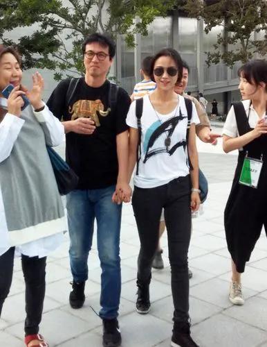 “文艺女神”汤唯简介（高考四次，28岁一炮而红，35岁嫁45岁韩国导演）