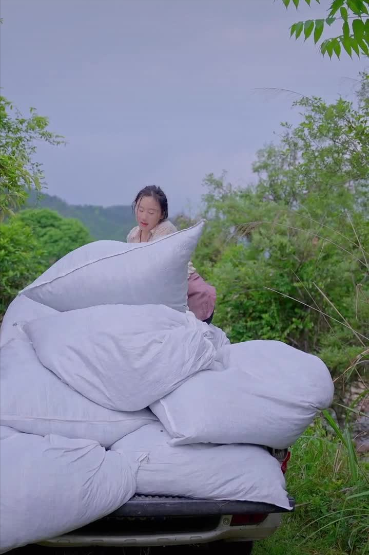 乡愁沈丹个人资料简介(从离异负债到带全村人致富，单亲妈妈如何完成蜕变？)