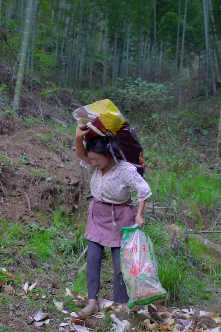 乡愁沈丹个人资料简介(从离异负债到带全村人致富，单亲妈妈如何完成蜕变？)