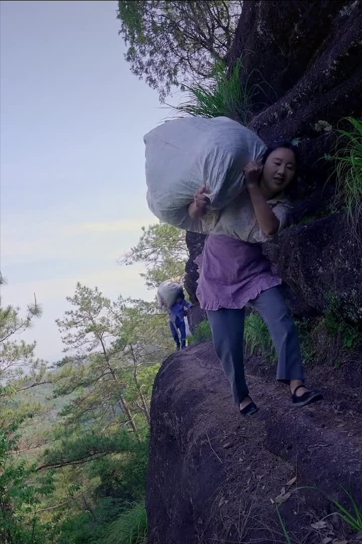 乡愁沈丹个人资料简介(从离异负债到带全村人致富，单亲妈妈如何完成蜕变？)