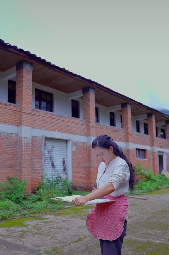 乡愁沈丹个人资料简介(从离异负债到带全村人致富，单亲妈妈如何完成蜕变？)