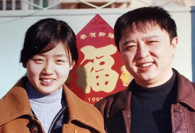 相声于谦简介（娶19岁女学生，不赚钱时靠老婆养，两个儿子归郭德纲管）