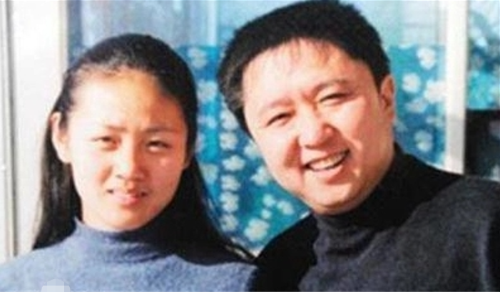 相声于谦简介（娶19岁女学生，不赚钱时靠老婆养，两个儿子归郭德纲管）