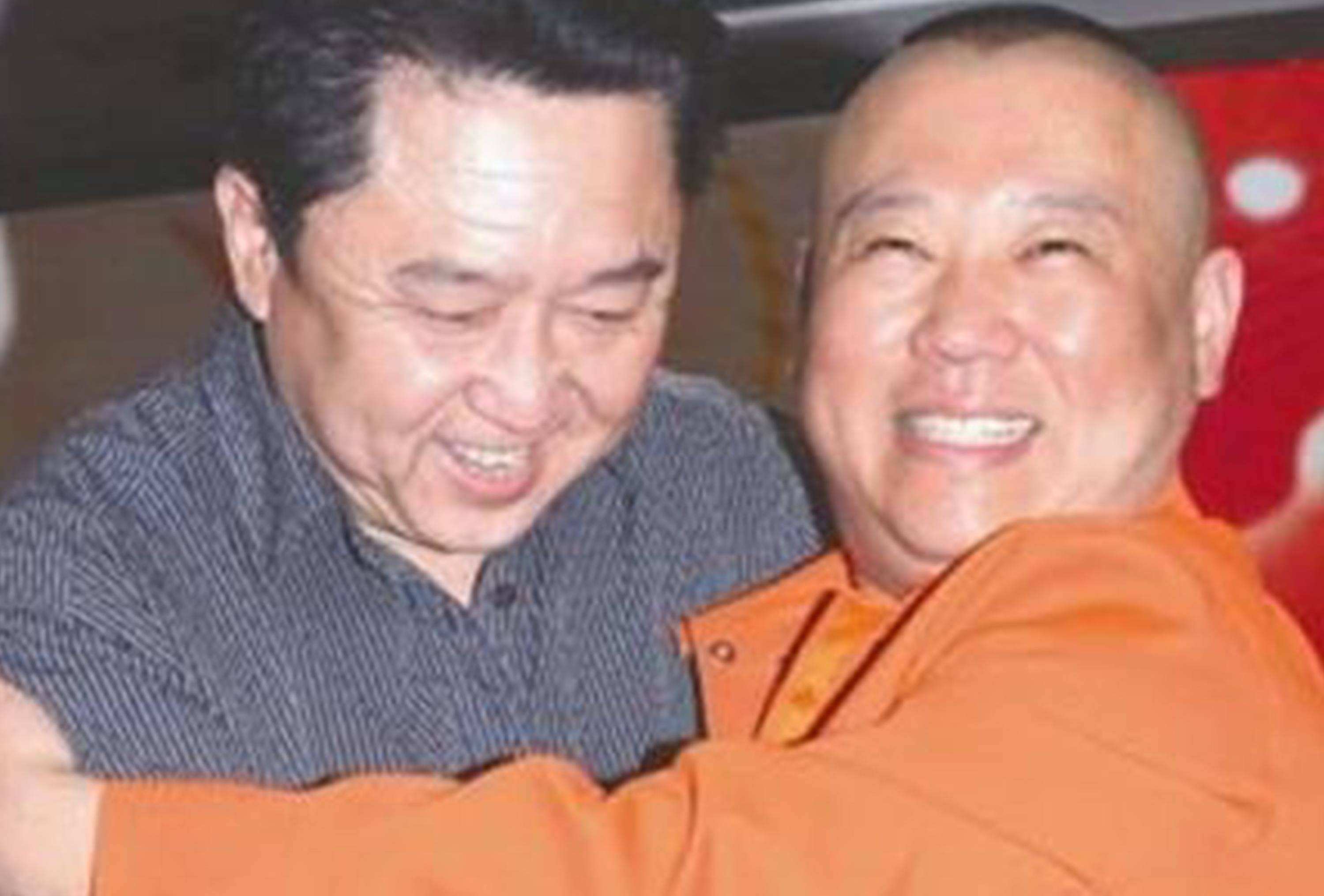 相声于谦简介（娶19岁女学生，不赚钱时靠老婆养，两个儿子归郭德纲管）