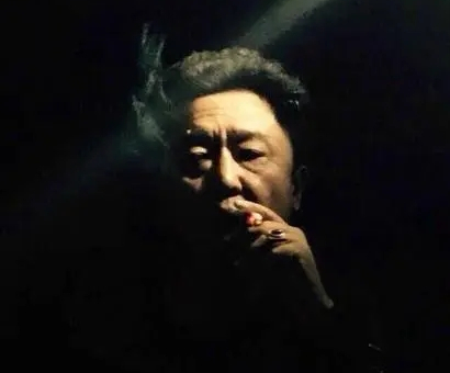 相声于谦简介（娶19岁女学生，不赚钱时靠老婆养，两个儿子归郭德纲管）