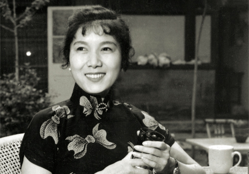 新凤霞简介(新凤霞的嘴皮子功夫：唱评剧快板百听不厌)