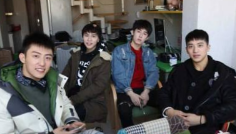 “硬汉小生”黄景瑜简介和资料大全（从服务员到一线男星，他只用了两年时间）