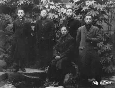 周恩来的简介（周总理和我们在一起）