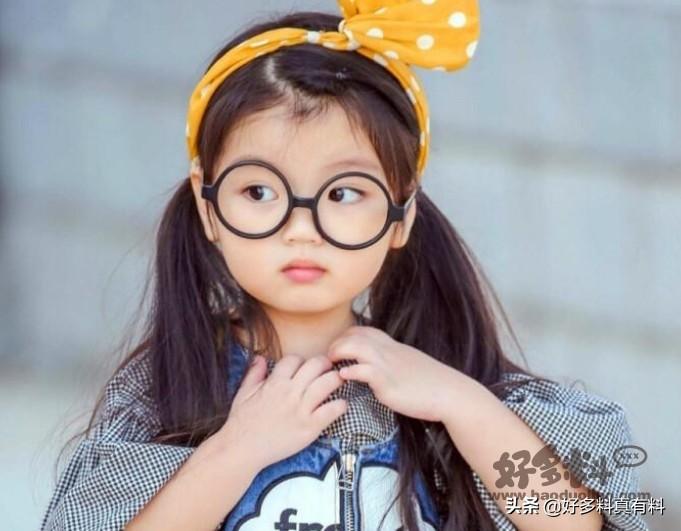 崔雅涵是谁的女儿(童星崔雅涵是谁的女儿，因参加爸爸去哪儿而受到关注)