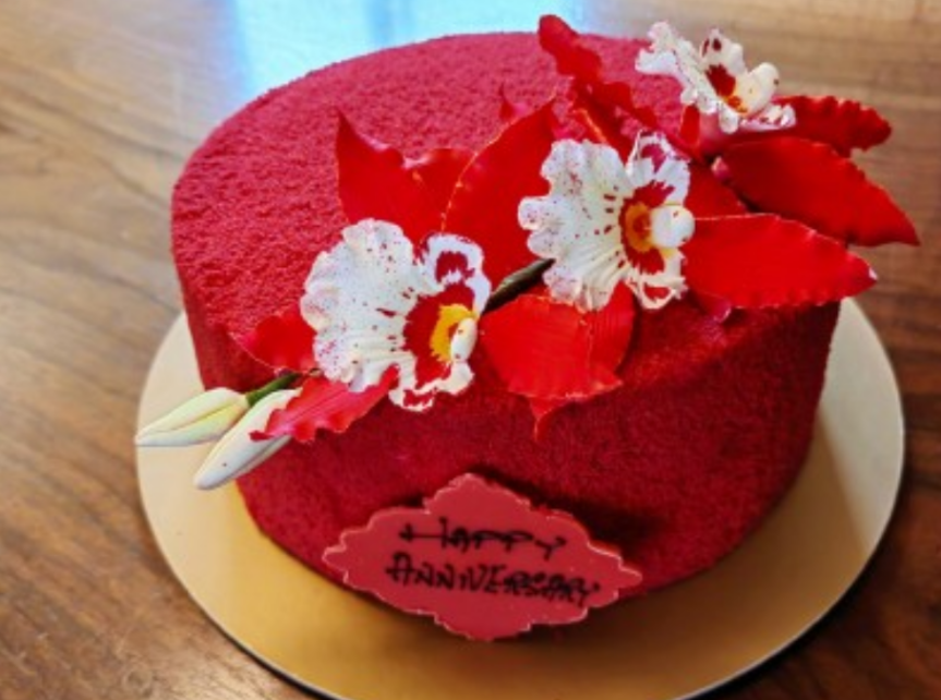 袁咏仪的老公是谁(张智霖庆结婚21周年，袁咏仪紧靠老公好甜蜜，好友蔡一智也现身)