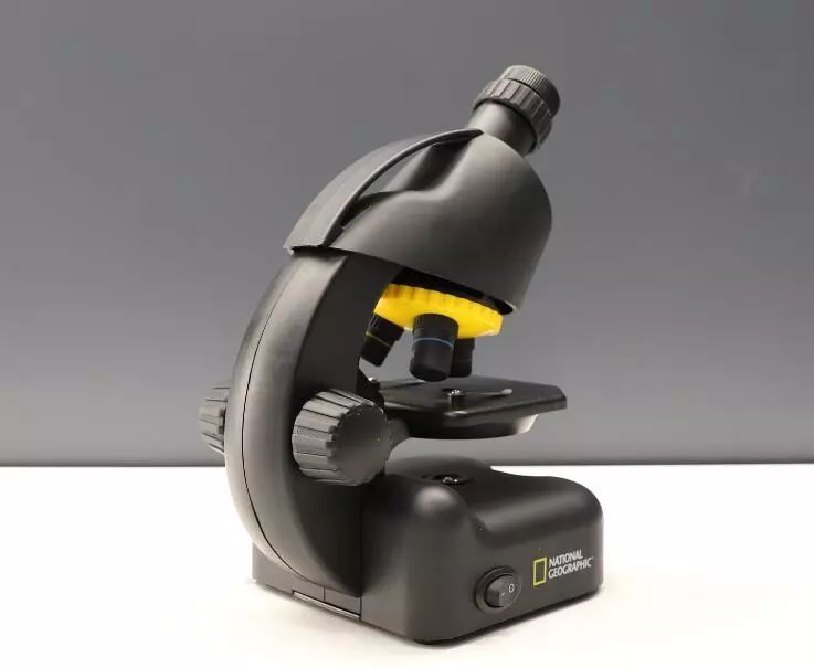 显微镜是谁发明的发明者是谁（显微镜的演化史）