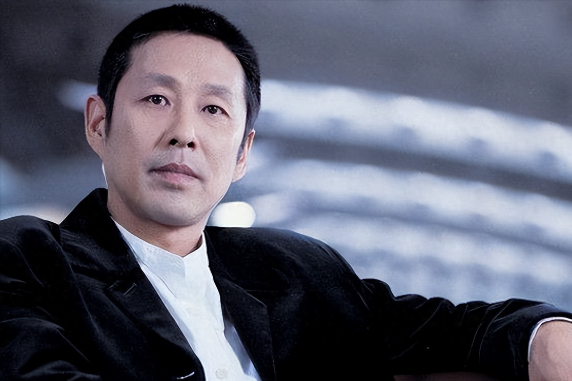 陈道明个人资料：娶央视主持人婚后40年零绯闻，女儿嫁肖战经纪人恩爱幸福