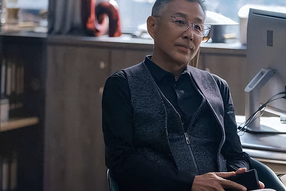 陈道明个人资料：娶央视主持人婚后40年零绯闻，女儿嫁肖战经纪人恩爱幸福