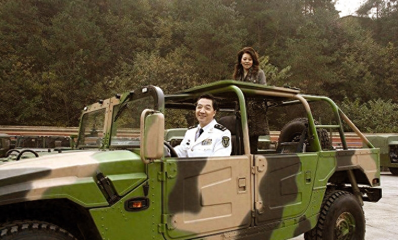 方静个人资料：一生未婚，患癌早逝痛了父母心