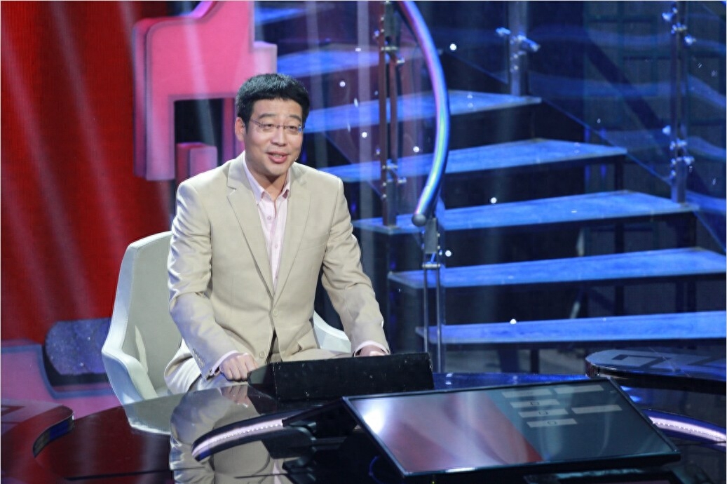 方静个人资料：一生未婚，患癌早逝痛了父母心