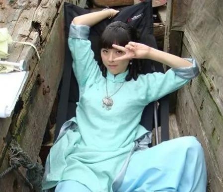 黄小蕾个人资料：抱过杜淳，追过大张伟，最后却和认识38天的男友闪婚闪孕