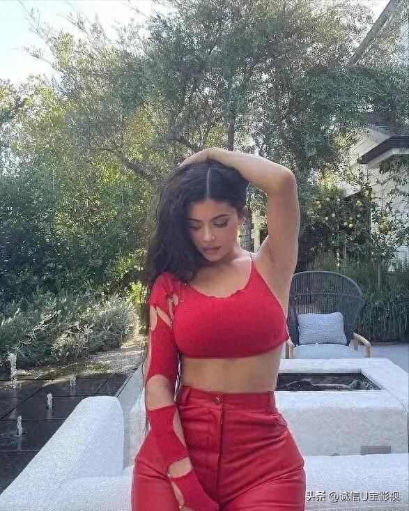 全球最年轻富婆——凯莉·詹娜个人资料