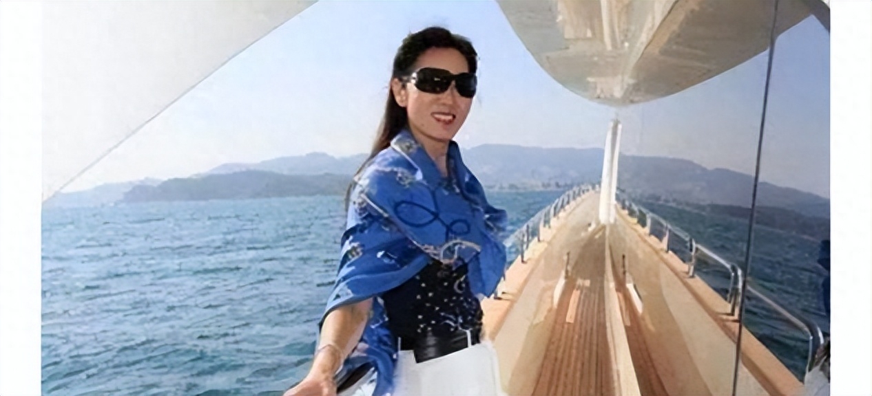 林宁个人资料：神秘背景，交友广泛，到底何方神圣？