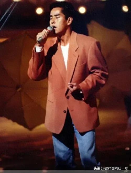 谭咏麟个人资料：80年代香港歌坛领头人 ，被誉为歌坛校长