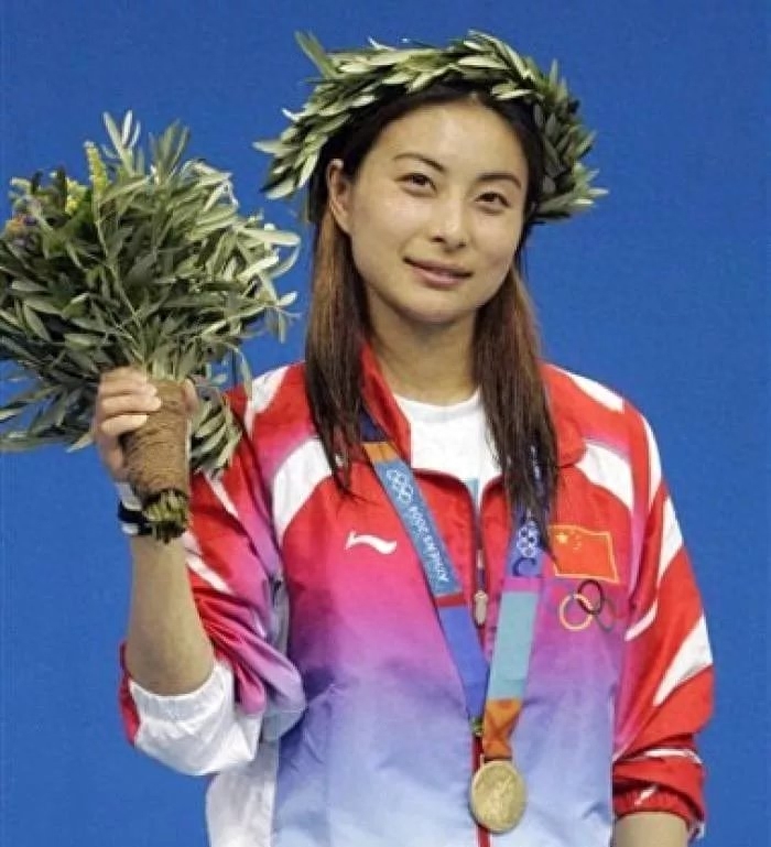 跳水皇后郭晶晶个人资料：出身平凡不认输，嫁入豪门仍省吃俭用，人美心善