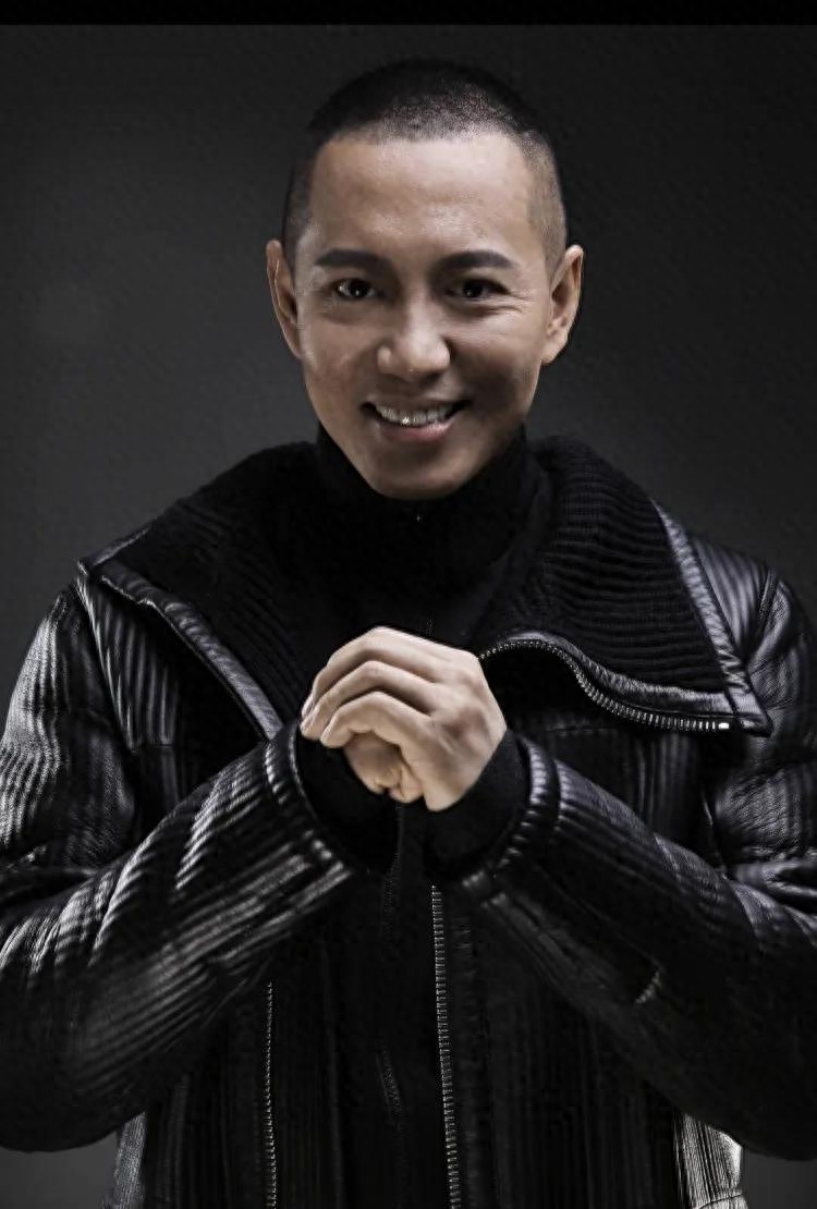 演员阿斯茹个人资料，嫁给瘫痪的谷智鑫，结婚9年生两子