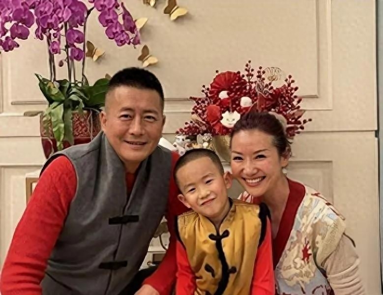 演员江珊个人资料：与高曙光从前夫变朋友，54岁再婚获幸福