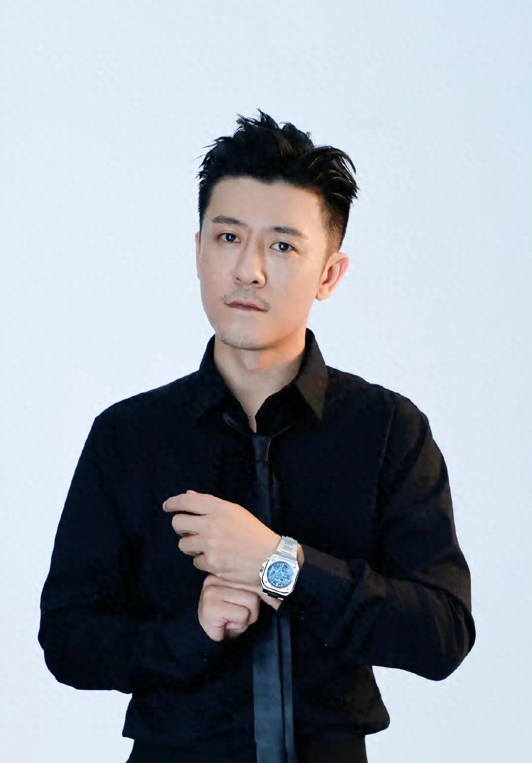 演员林雨申个人资料：母亲是制作人，娶导演杨雨辰，低调幸福13年