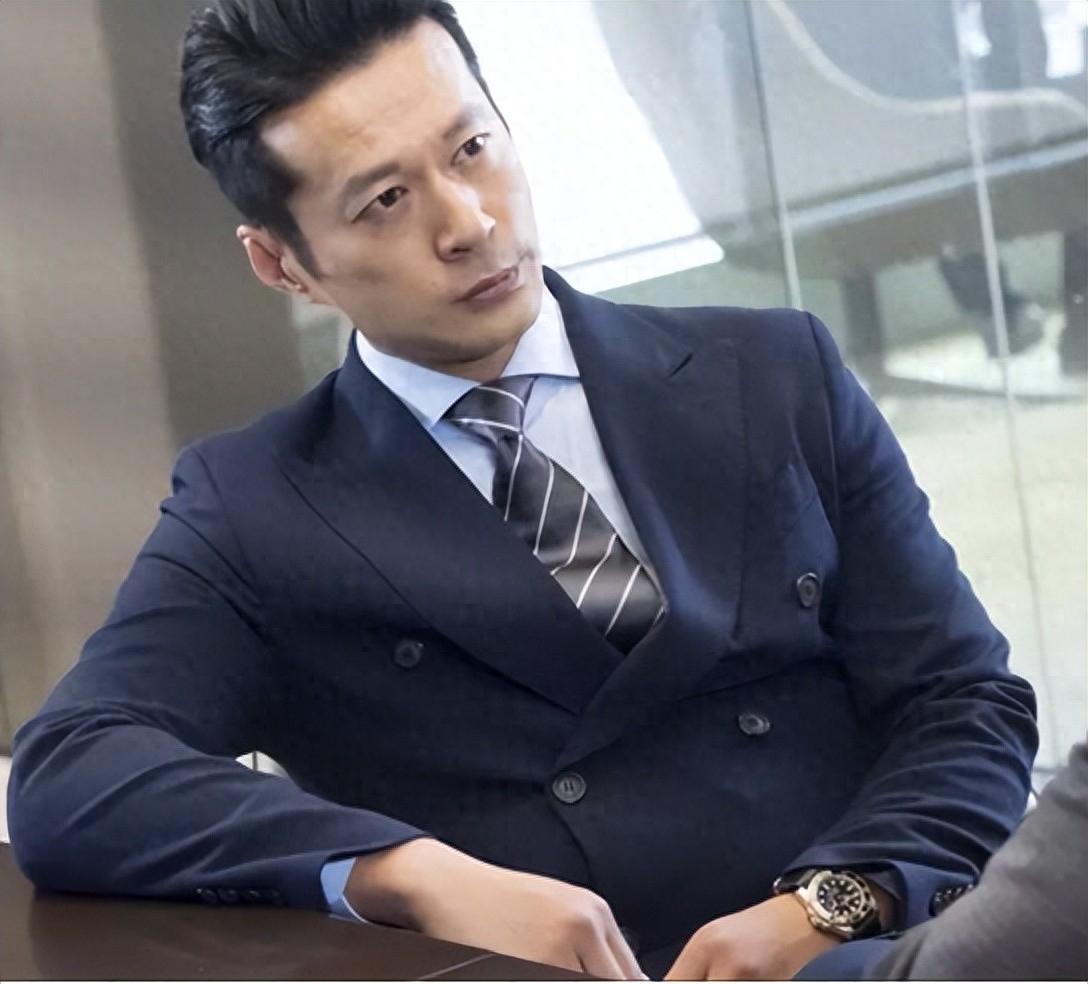 演员谭凯个人资料：51岁仍未婚，有北京户口依然选择定居青岛