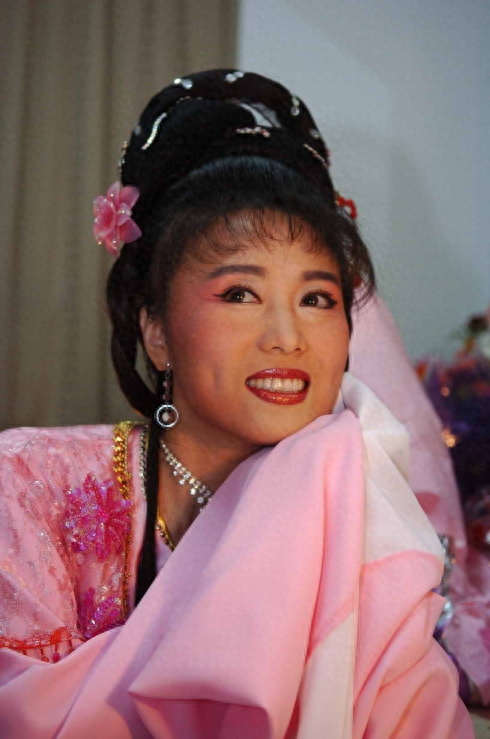 演员吴琼个人资料：我这辈子最正确的决定，就是和大11岁的婆婆处成姐妹