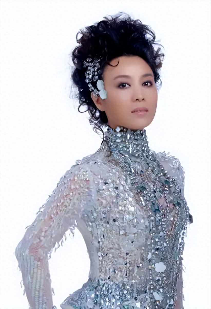 演员吴琼个人资料：我这辈子最正确的决定，就是和大11岁的婆婆处成姐妹