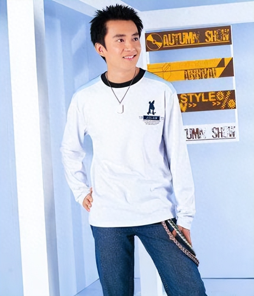 “央视才子”亚宁个人资料：被迫转型成总裁，53岁已满头白发婚姻成谜