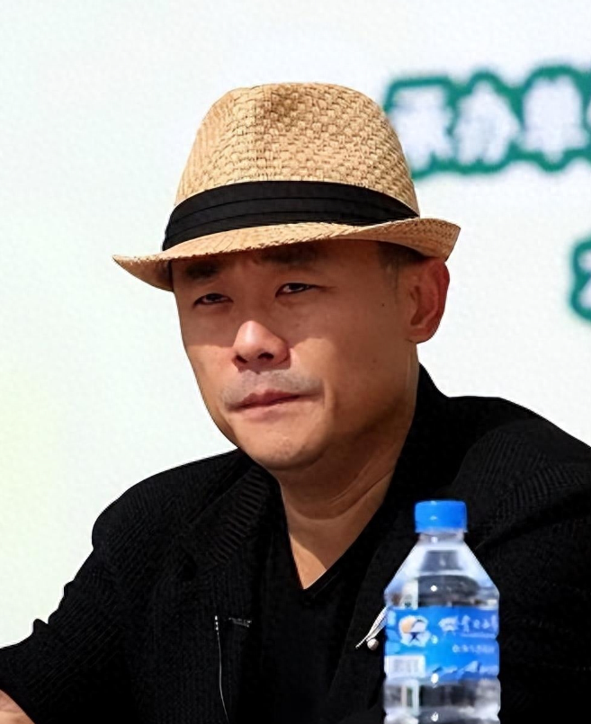 周立波 个人资料，魅力有多大，能让女粉丝张洁不离不弃