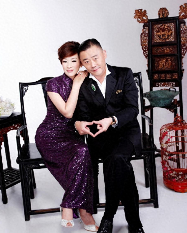 周立波 个人资料，魅力有多大，能让女粉丝张洁不离不弃