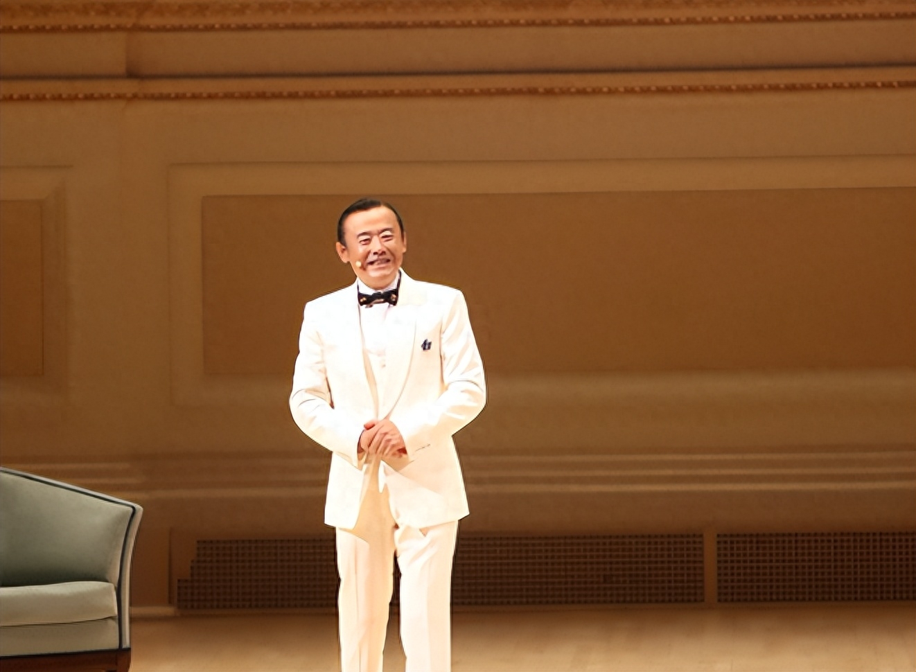 周立波 个人资料，魅力有多大，能让女粉丝张洁不离不弃