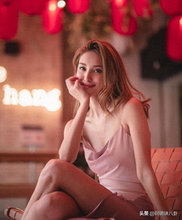 “最美港姐”陈凯琳个人资料：身材丰满，混血颜值美如娇花，太让人沉迷了吧